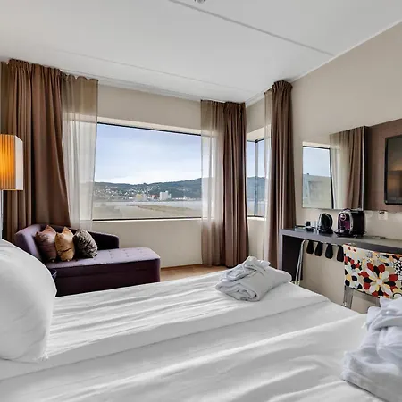 Clarion Hotel 4*
